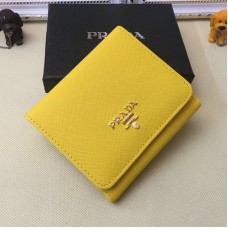 Prada 1M0176 Portemonnee Saffiano Leer in Geel