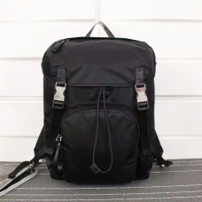Prada Canvas Rugzak V135 Zwart